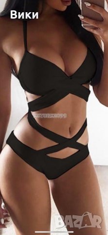 Наличен черен бански в три размера 