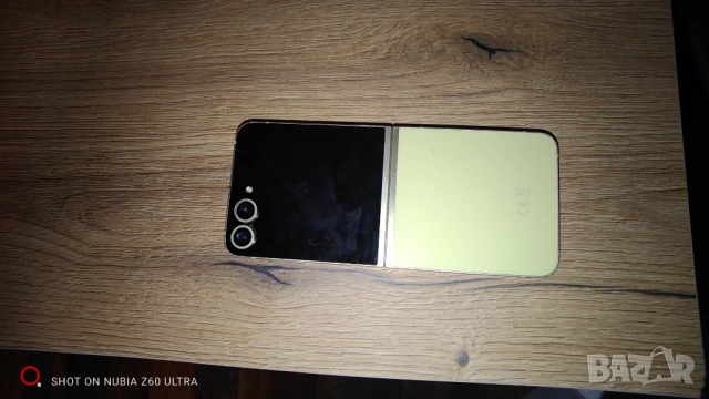 Samsung galaxy z flip 6 12/256gb с лек дефект!