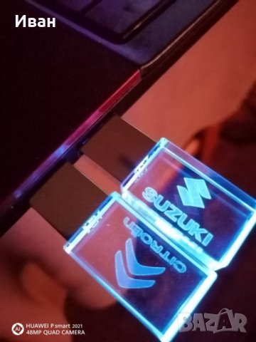Светеща УСБ USB flash флаш памет стъкло с емблема на марка кола автомобил джип мотор + Подарък, снимка 4 - Аксесоари и консумативи - 30945988