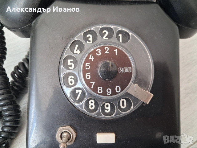 Бакелитов,германски,ретро телефон RFT, снимка 2 - Антикварни и старинни предмети - 54105752