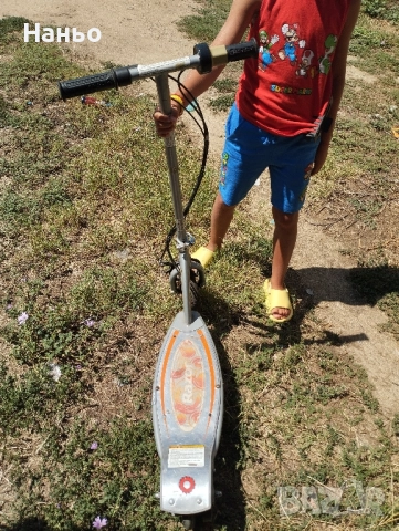 Детска електрическа тротинетка-RAZOR!, снимка 7 - Мотоциклети и мототехника - 51528237