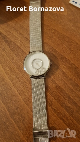 Продавам дамски ръкавици 15 лева и 2 бр дамски часовници по 50 лева, снимка 4 - Чанти - 52409030