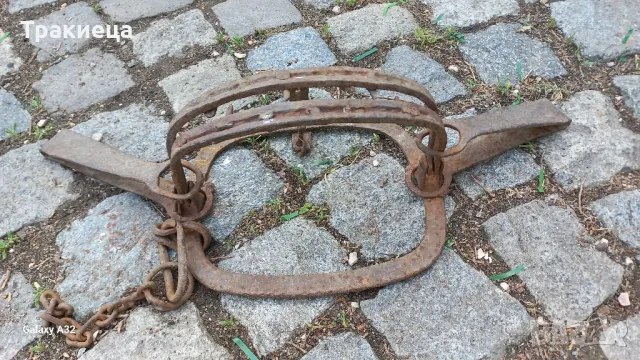СТАР РЪЧНО КОВАН КАПАН ЗА ДИВЕЧ 