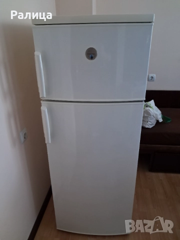 Хладилник с горна камера Electrolux