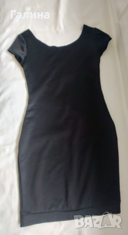 Черна рокля с шарен гръб, снимка 1 - Рокли - 44794282