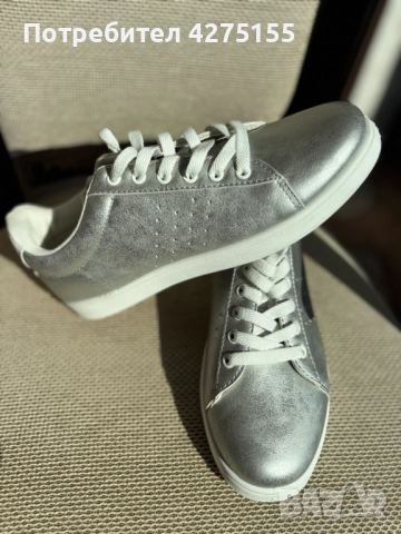 Нови Сребърни обувки размер 38