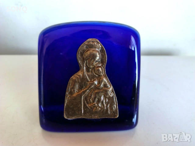 Иконка Дева Мария С Младенеца Върху Кобалтово Стъкло