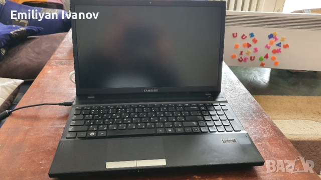 лаптоп Samsung np300v5z, i7 2670QM, Ram 8GB, 512 SSD, снимка 7 - Лаптопи за дома - 44583816