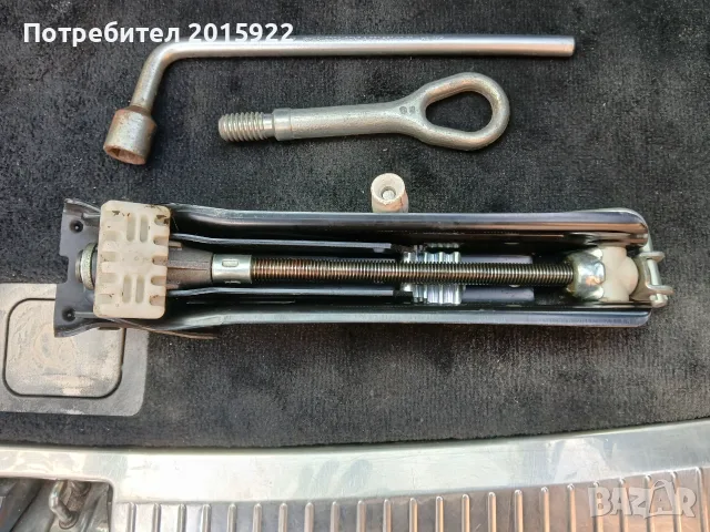 Оригинален крик ключ и кука за Mercedes  w211.w212-E-class.w203.w204.w205-C-class.