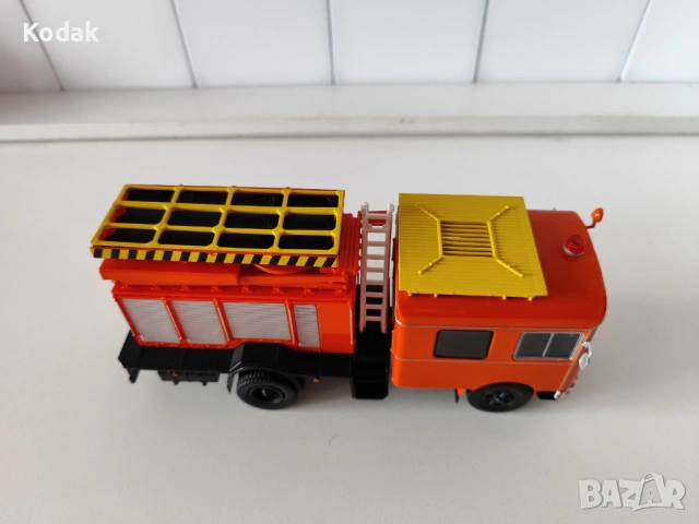 Skoda LIAZ 706 RT сервизна 1969 - мащаб 1:43 на DeAgostini, снимка 5 - Колекции - 53923260