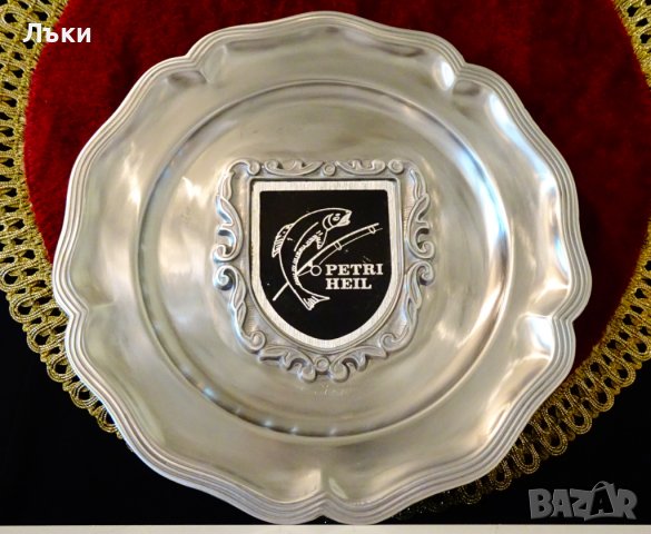 Чиния за стена,пано от калай за рибари.