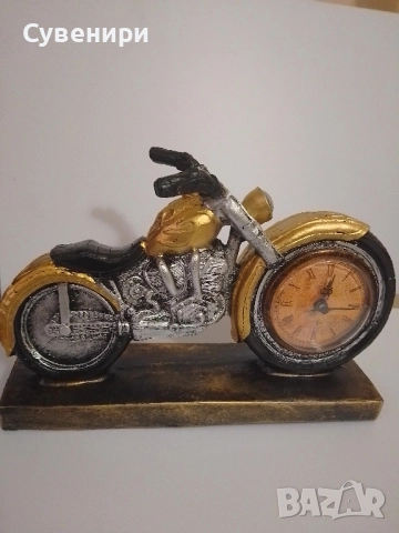 настолен часовник мотор