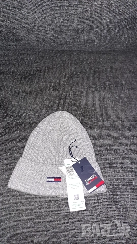 Зимна шапка Tommy JEANS , снимка 2 - Шапки - 52641883