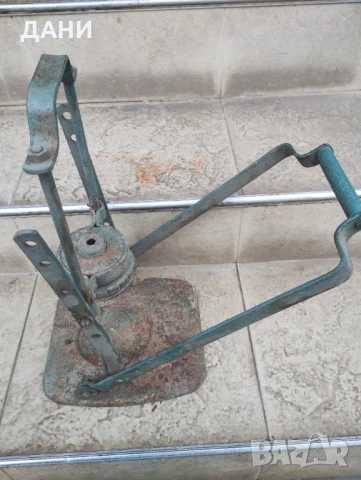 Стара машина за буркани от соца, снимка 3 - Антикварни и старинни предмети - 54052042