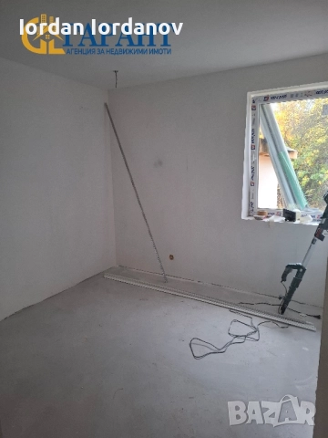 Продава се къща в с. Кошарите, Община Радомир , снимка 10 - Къщи - 52379445