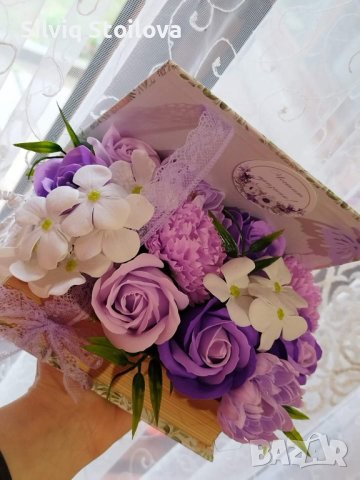 Кутия книга със сапунени цветя, снимка 5 - Подаръци за жени - 40305124