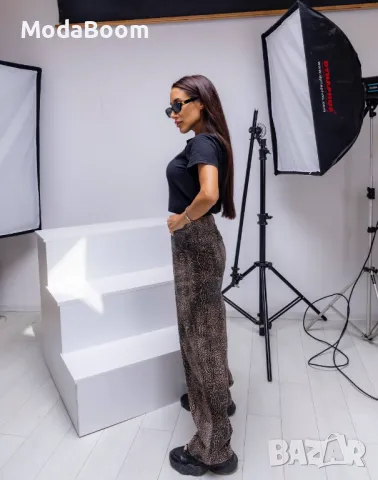 Уникални дамски дънки , снимка 2 - Дънки - 47531411