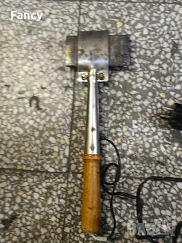 Стар мощен поялник 200 W, снимка 6 - Поялници и запояване - 52733904