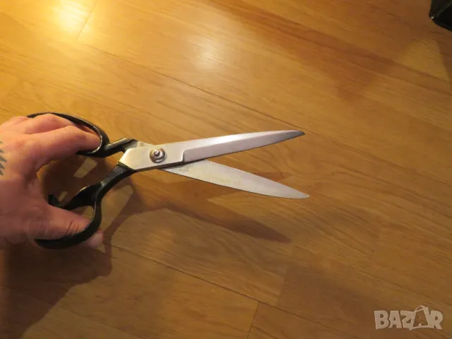 Солидна професионална шивашка ножица с отличен ряз за шивачи и ценители  шивач, снимка 6 - Антикварни и старинни предмети - 49633793