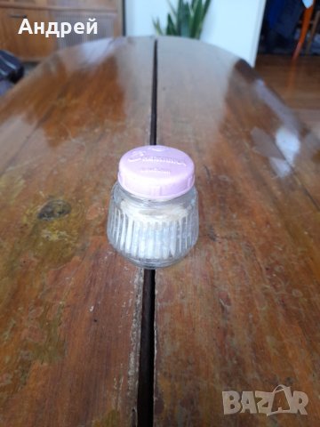 Старо бурканче от крем Снежина