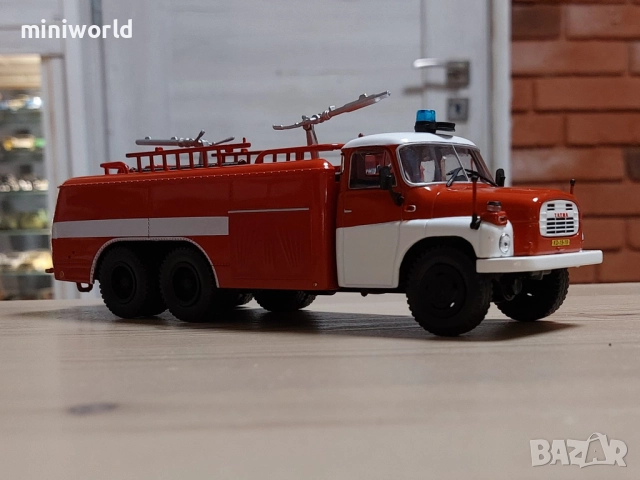 Tatra 148 CAS 32 пожарна 1969 - мащаб 1:43 на DeAgostini моделът е нов в блистер, снимка 6 - Колекции - 52375057
