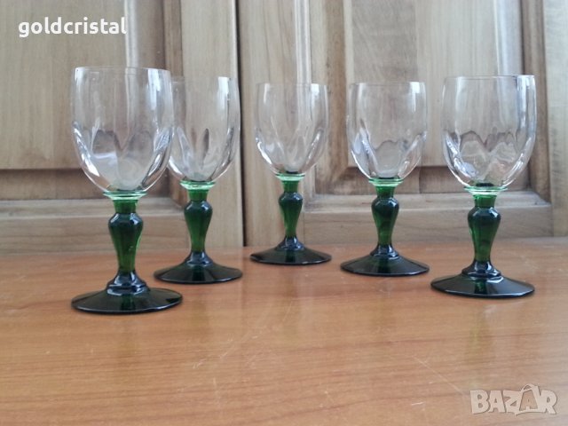 Френски стъклени чаши с зелено столче , снимка 1 - Антикварни и старинни предмети - 38505487