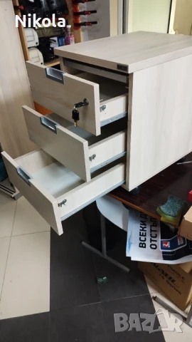 Шкафче за бюро на колела - контейнер със заключване 41,5/50/56см, снимка 2 - Шкафове - 50987035