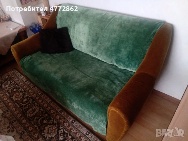 Подарява се диван