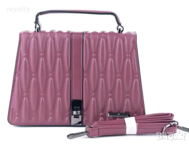 Дамски чанти с прегради