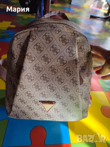 Раница Guess в бежаво