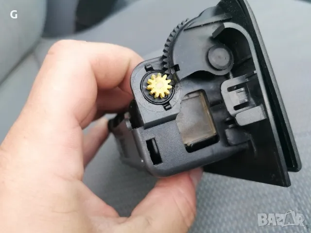 Пепелник Опел Вектра Ц , снимка 6 - Части - 50180789