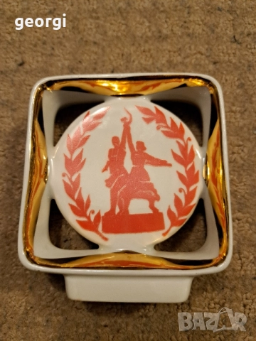 Руска порцеланова фигура Олимпиада 1980г. Москва , снимка 2 - Декорация за дома - 52832661