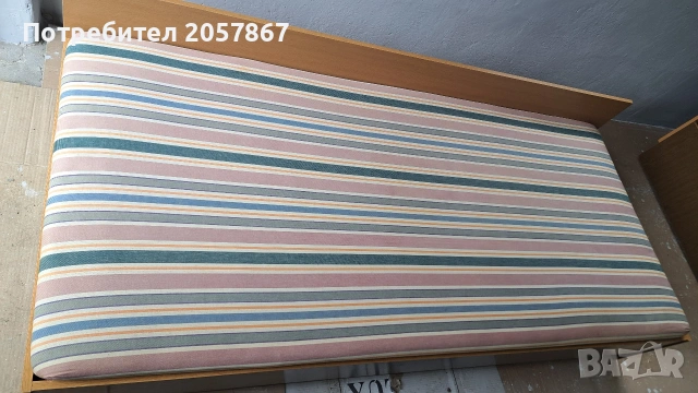 Продавам две ъглови легла