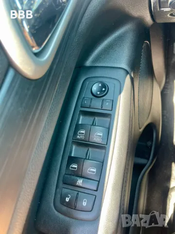 Jeep Grand Cherokee Laredo V6 3.6, снимка 10 - Автомобили и джипове - 46241672