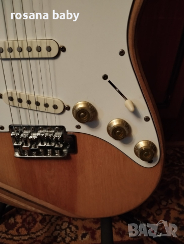 Колекционерска винтидж електрическа китара Jim Harley, снимка 4 - Китари - 44571713