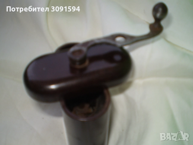 Немска бакелитова кафемелачка от Втората световна война, снимка 5 - Антикварни и старинни предмети - 51735721