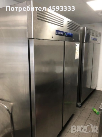 хладилен шкаф, снимка 3 - Хладилни витрини и фризери - 53996495