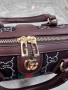GUESS дамска чанта, снимка 11
