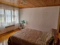 Продавам къща с хубав двор и гараж, снимка 2