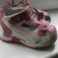 обувки за бебе и още, снимка 1 - Бебешки обувки - 25233402