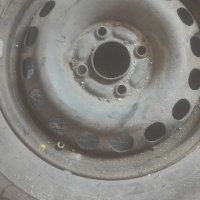 гума Пирели с джанта японски размер 15 /4x 114,3 / 67.1, снимка 1 - Гуми и джанти - 42176636