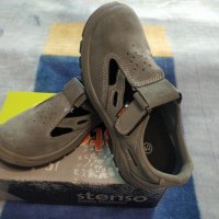 Работни обувки с метално бомбе., снимка 1 - Други - 36858621