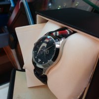 GUCCI Snake Insignia Leather Strap Watch, 40mm-50%, снимка 2 - Дамски - 36035230