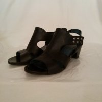 сандали от естествена кожа, снимка 1 - Дамски елегантни обувки - 39902887
