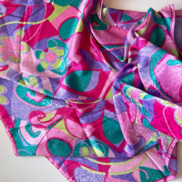 Цветен прекрасен копринен шал, снимка 3 - Шалове - 44808608