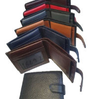Мъжко портмоне в изчистен дизайн от естествена кожа  Налични цветове: черен; кафяв;черно с червен, снимка 1 - Портфейли, портмонета - 44535157