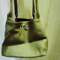 Зелена чанта от естествена кожа, снимка 7 - Чанти - 44567564