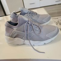 универсални маратонки Nike Huarache, снимка 2 - Маратонки - 42188742