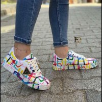 Дамски спортни обувки Guess , снимка 1 - Маратонки - 29901188