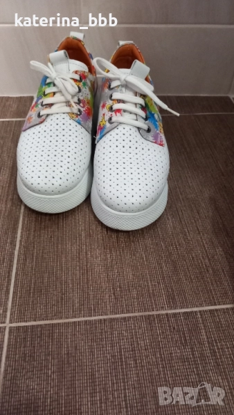Обувки от естествена кожа, бели с цветни мотиви, снимка 1